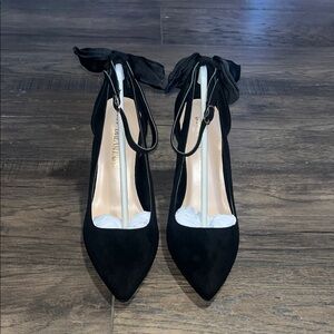 Elegant Black Women's Heels with Bow Detail